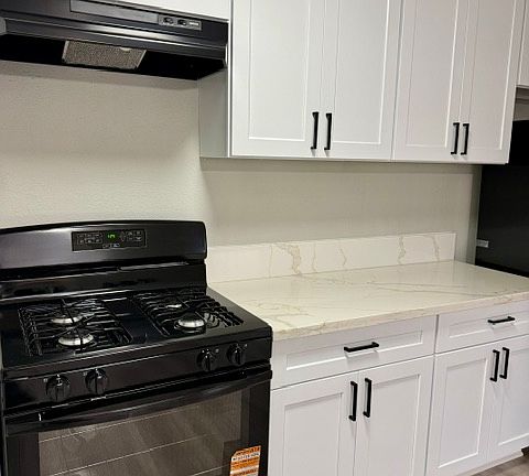 4th image of 210 Hamlet St APT 101