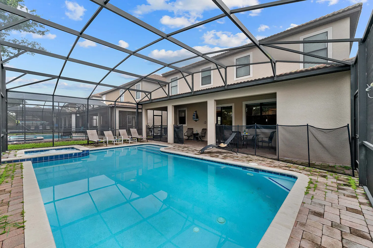 6 bed, 6.0 bath, 3336 sqft, $10,183 — Photo 4