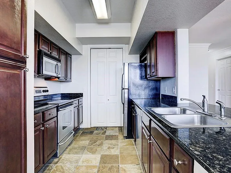 7575 Kirby Dr #2304 — Photo 6