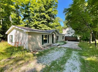 8179 Us Highway 23, Cheboygan, MI 49721