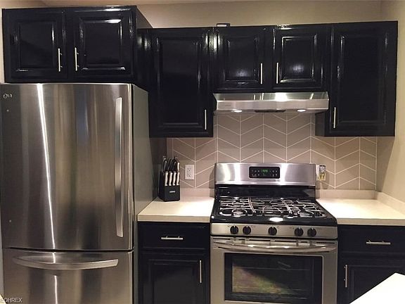 3rd image of 4072 Saint Andrews Ct Unit 2