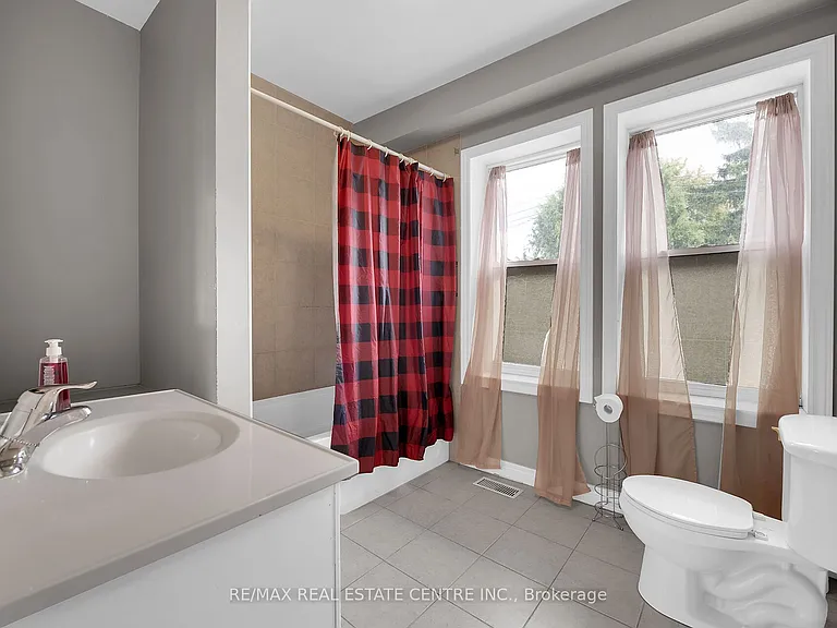 31 Gibson Ave — Photo 22