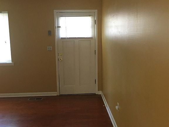 2nd image of 905 Haywood Dr NW