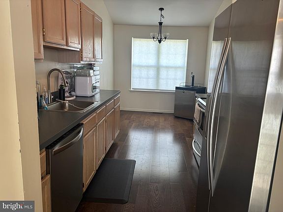 4th image of 30 Country Ln