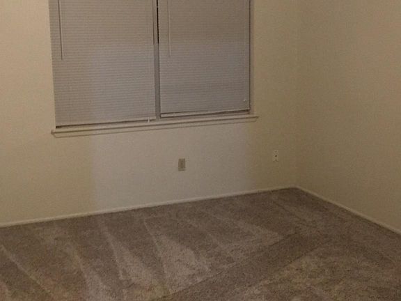 5th image of 1002 N Wells St