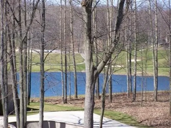 9284 Briarstone Dr #27, Stanwood, MI 49346