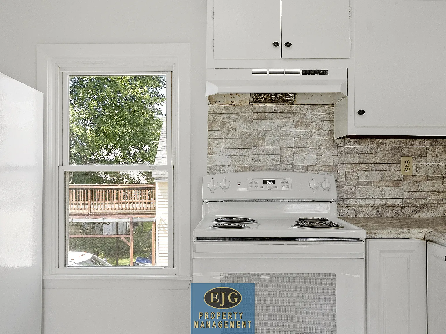 3 bed, $2,250 — Photo 2