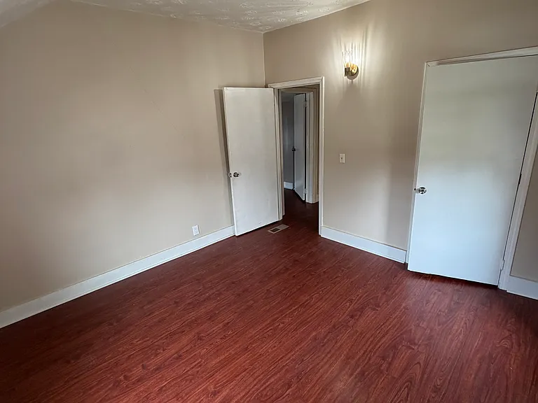 522 E Ward St — Photo 26