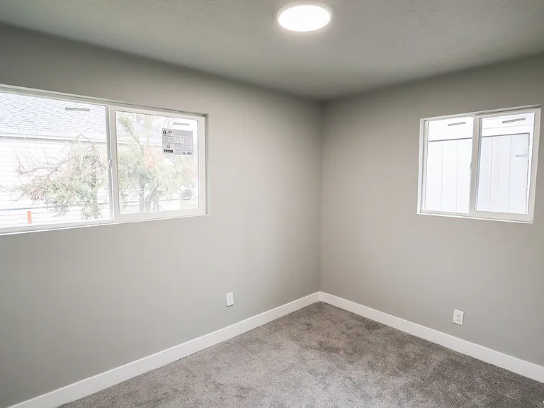 Bedroom for rent