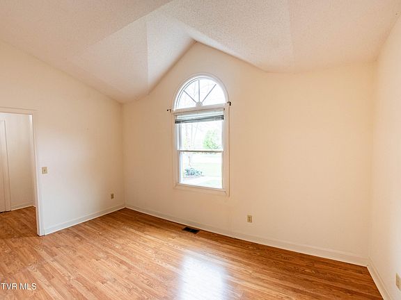 5th image of 1024 Wandering Dr