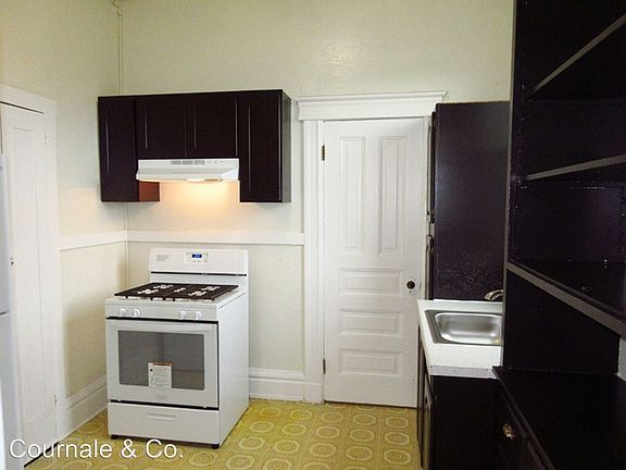 3rd image of 1532 Grove St #A