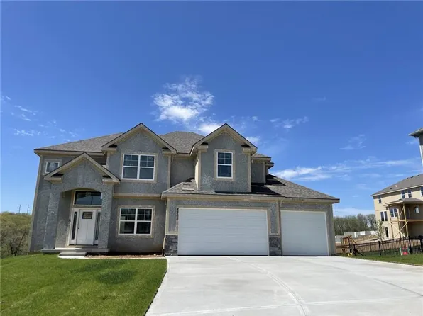 9011 N Poplar Ave, Kansas City, MO 64156