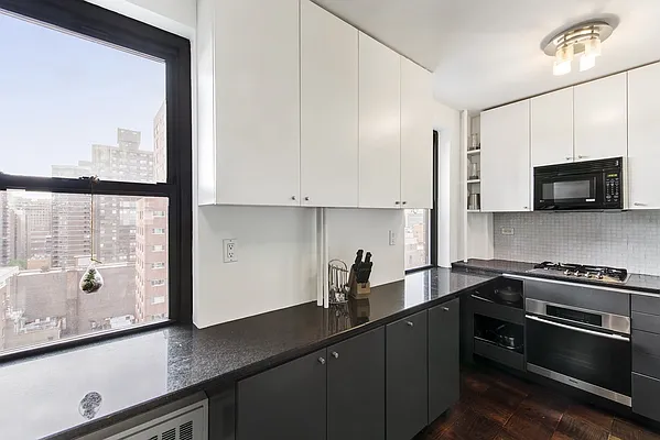 Sold by Nest Seekers International | media 14