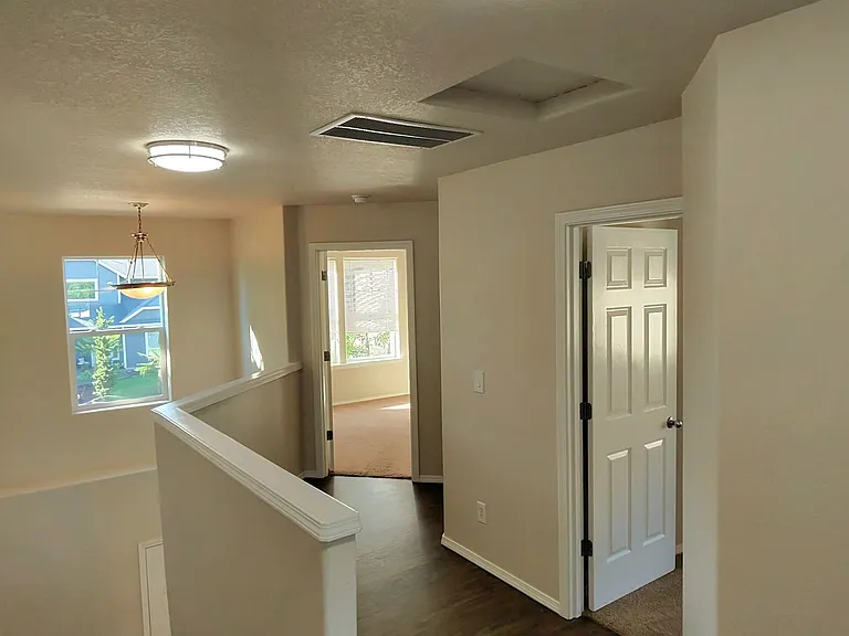 4137 Geranium Loop NE — Photo 9