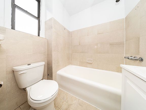 4th image of 244 W 72nd St #12