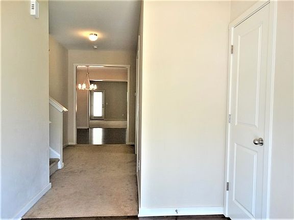 2nd image of 1060 Joselynn Dr