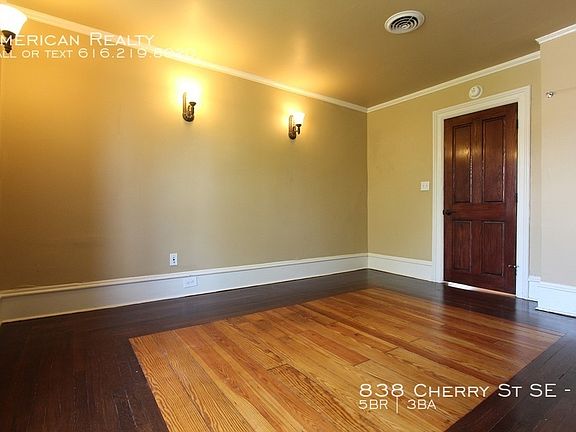 5th image of 838 Cherry St SE #2