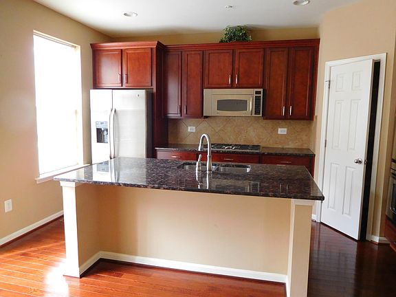 3rd image of 1749 Fernwood Dr