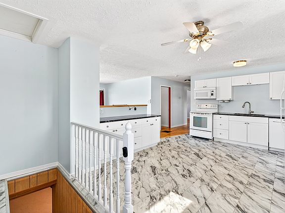 2nd image of 3123 Douses Rd