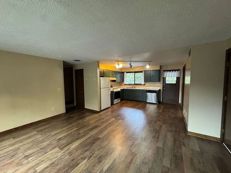 206 N 2nd St #1-4