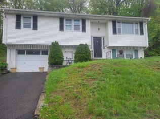 82 Benz St, Ansonia, CT 06401