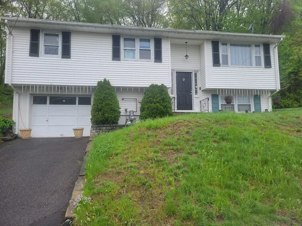 82 Benz St, Ansonia, CT 06401