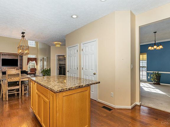 4th image of 962 Whispering Pine Way