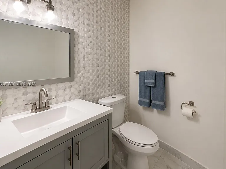2260 NE 67th St #1705 — Photo 7