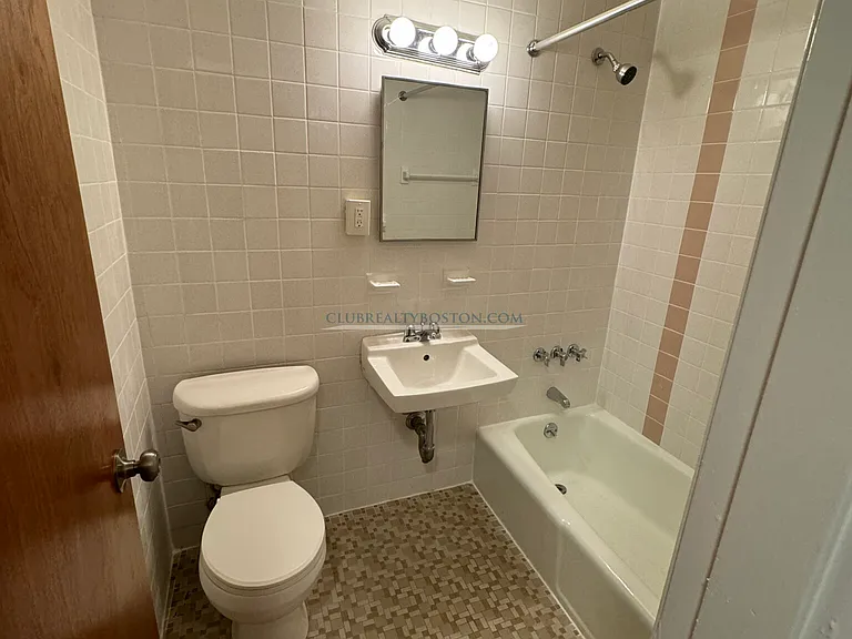 70 S Huntington Ave #15 — Photo 5