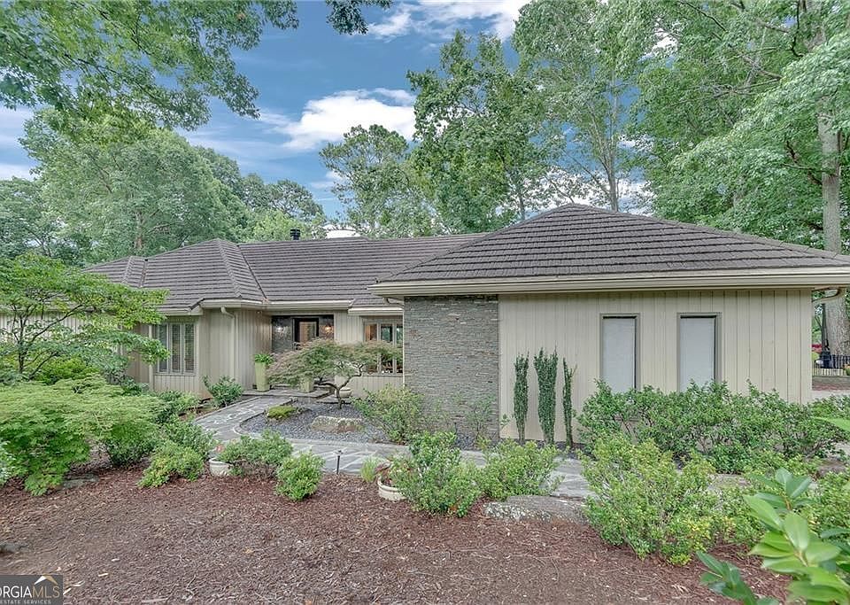 1st image of 4085 Roxburgh Dr
