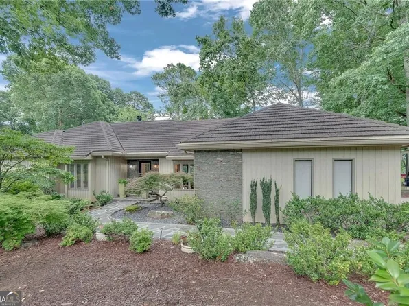 4085 Roxburgh Dr, Roswell, GA 30076