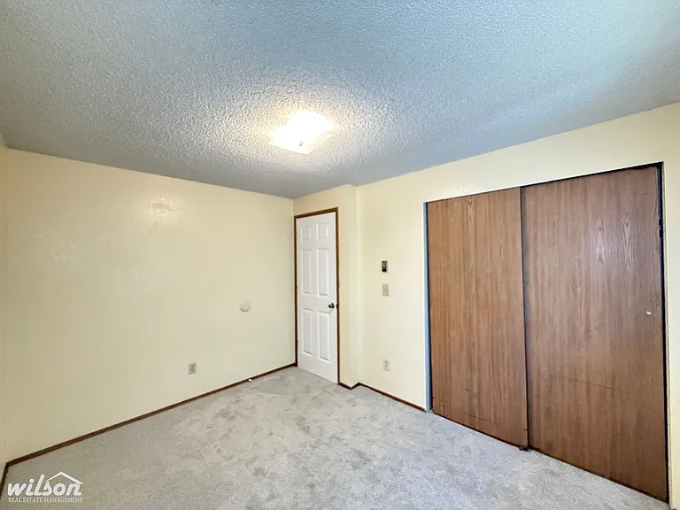 1211 Ledwich Ave — Photo 10