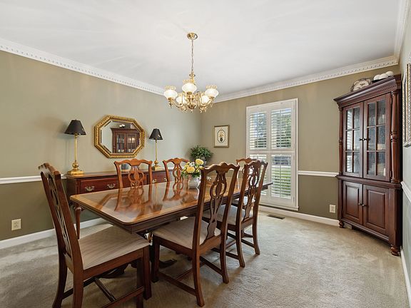 4th image of 102 Rosewood Ct