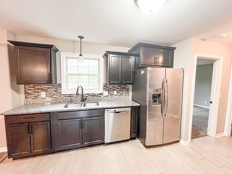 108 Woodtrace Ct — Photo 6