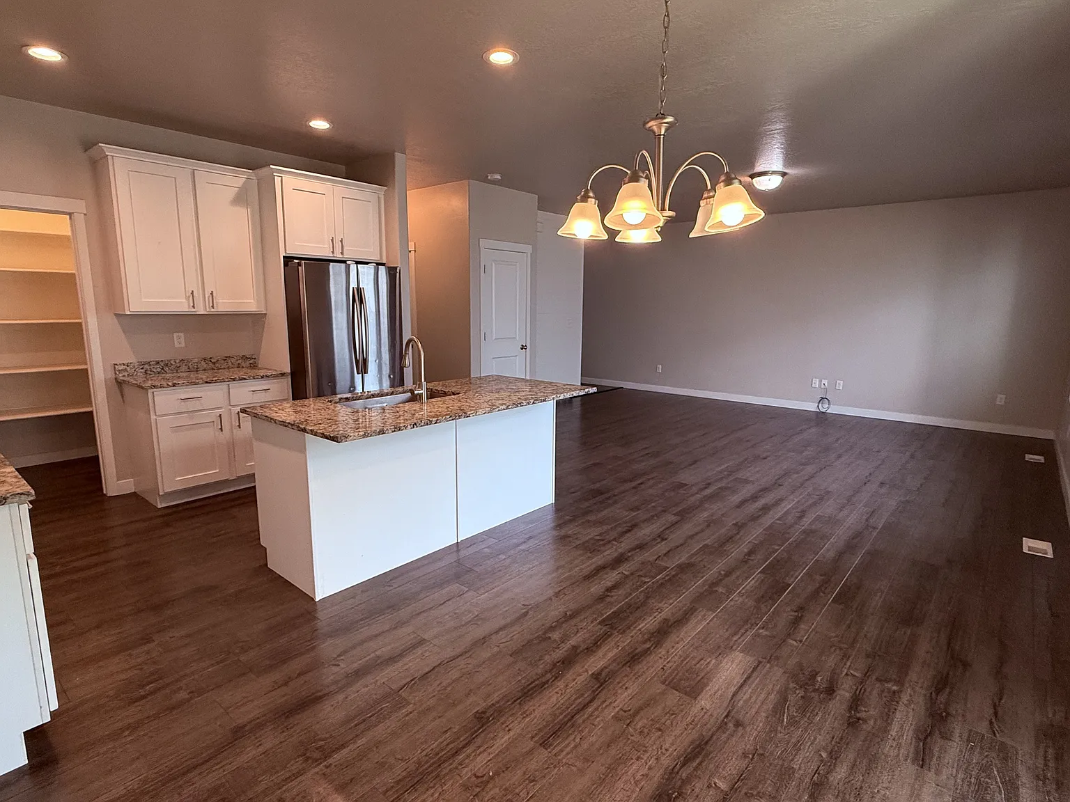 4 bed, 2.5 bath, 1893 sqft, $2,150 — Photo 4