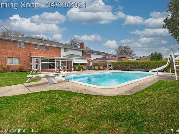 4th image of 561 Glen Arbor Ln