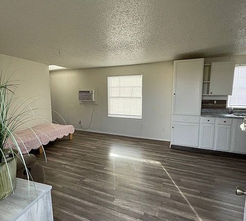 4th image of 2680 E Leroy Avenue
