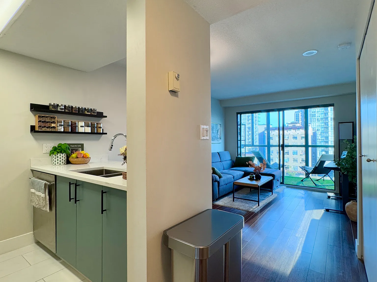 1 bed, 501 sqft, $2,400 — Photo 4