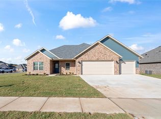 75 N Banner Ave, Farmington, AR 72730