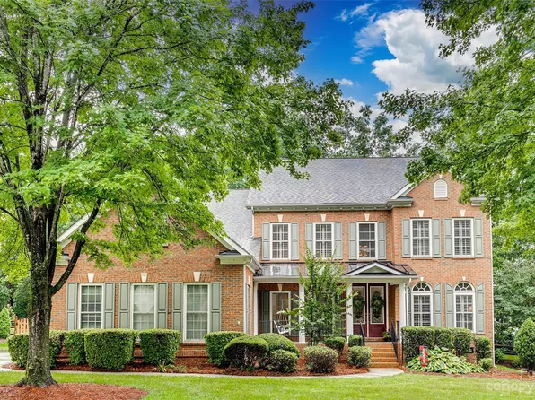 10129 Hazelview Dr, Charlotte, NC 28277