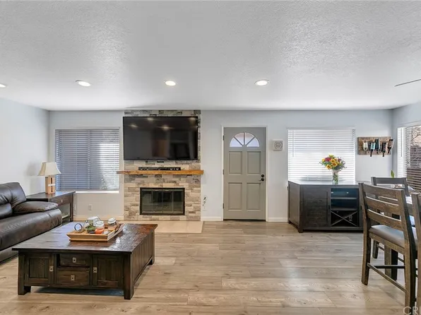 22637 Copper Hill Dr Unit 90, Santa Clarita, CA 91350
