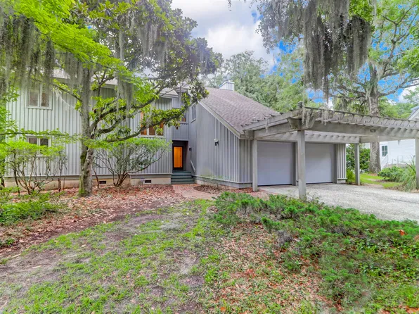 678 Deepwood Dr, Charleston, SC 29412