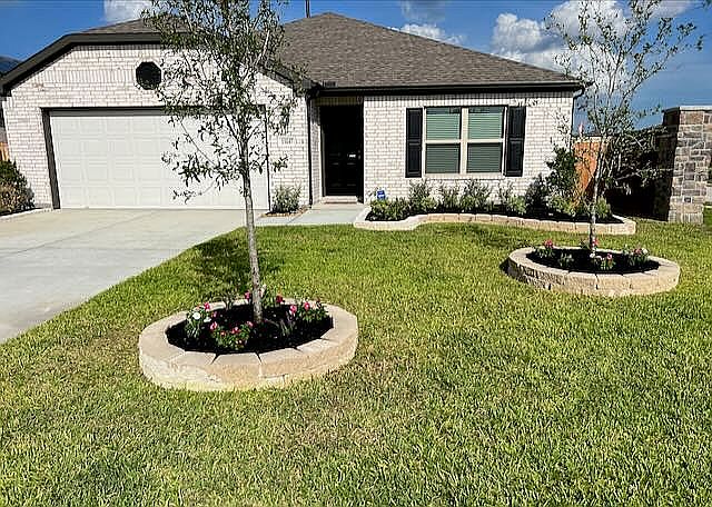 2nd image of 15147 Willow Tree Ln