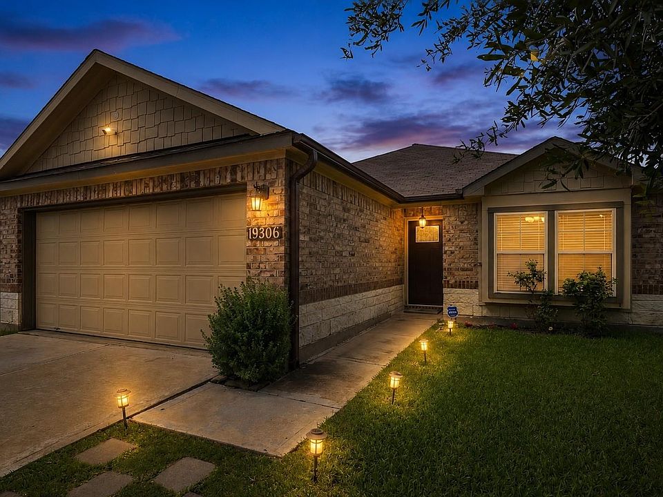 1st image of 19306 Golden Wave Dr