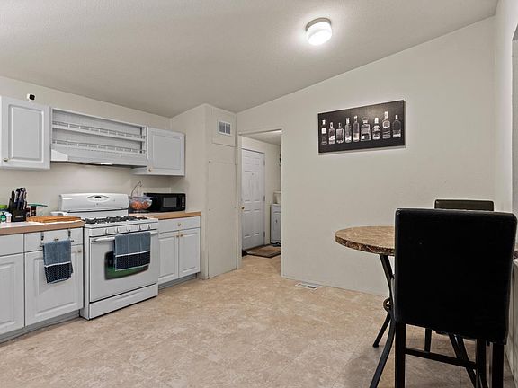 3rd image of 23775 Primrose Terrace