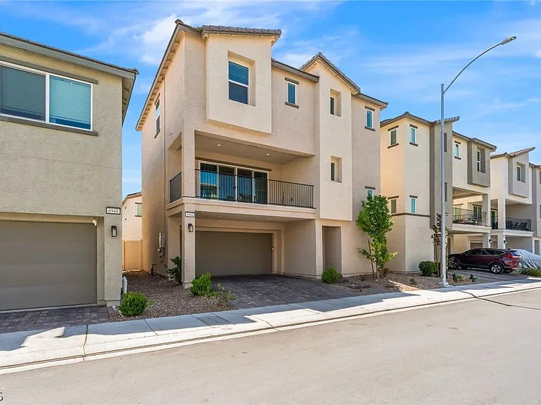 6944 Crimson Shadow St — Photo 2