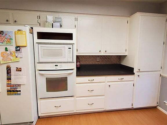 5th image of 414 Creekside Dr