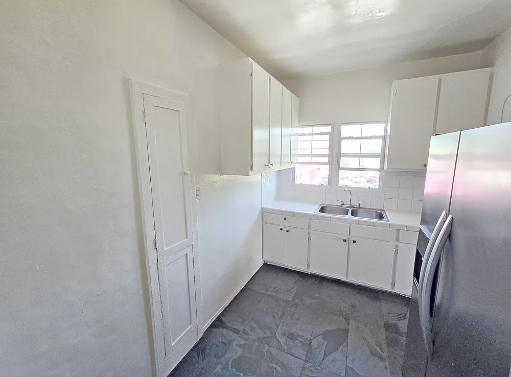Studio, 400 sqft, $1,700 — Photo 2