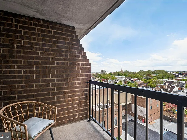 233 S 6th St #912B — Photo 2