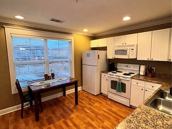 4th image of 1725 Harvey Mitchell Pkwy S APT 2126